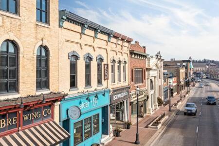 Hip Urban Loft-Small Town Charm-124 Lofts #2 West Dundee Екстериор снимка