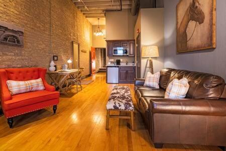 Hip Urban Loft-Small Town Charm-124 Lofts #2 West Dundee Екстериор снимка