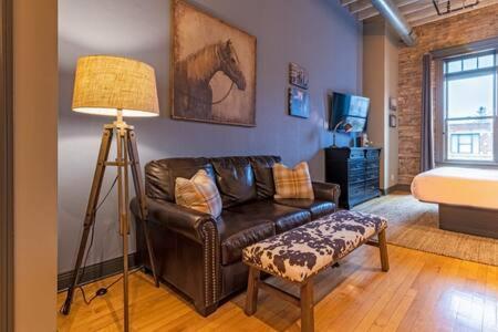 Hip Urban Loft-Small Town Charm-124 Lofts #2 West Dundee Екстериор снимка