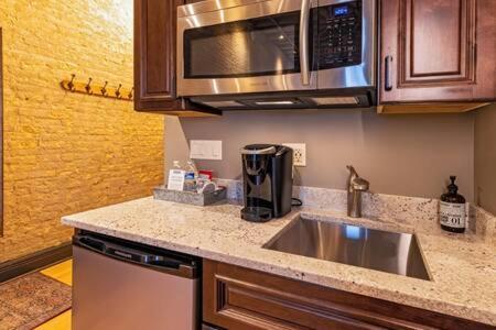 Hip Urban Loft-Small Town Charm-124 Lofts #2 West Dundee Екстериор снимка